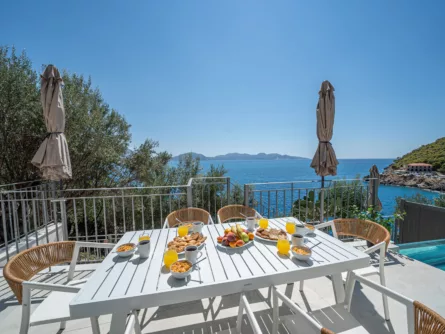 Ionian-Kefalonia-Assos-Rockshore-Villa-3