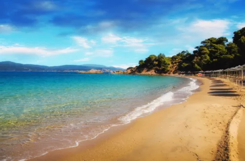 Banana beach Skiathos web