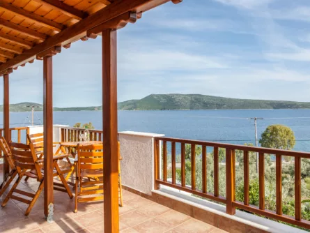 Karnagio beach villa 2