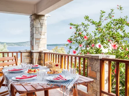 Karnagio beach villa 5