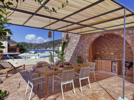 Ionian_Ithaka_Limone_Central_1