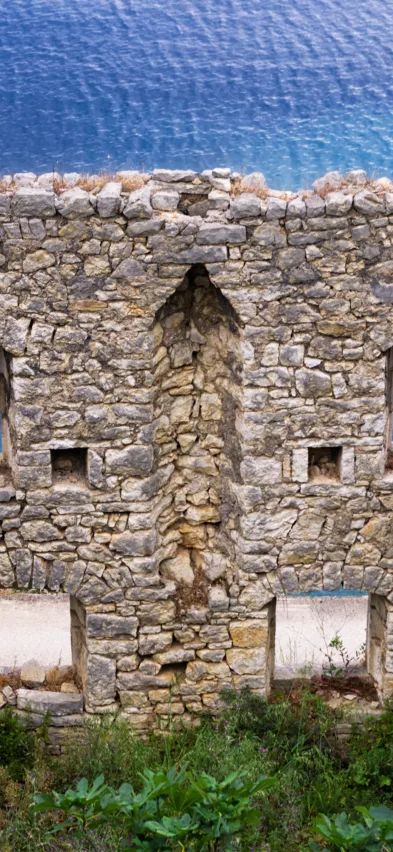 Shutterstock kioni ruin