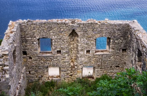 Shutterstock kioni ruin