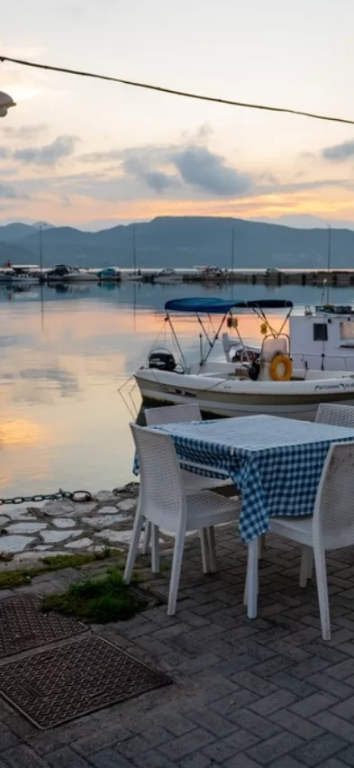 Shutterstock lefkada taverna 2