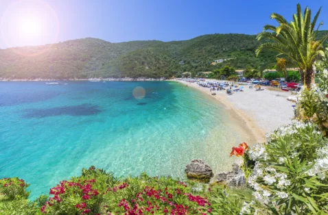 Shutterstock Mikros gialos lefkada