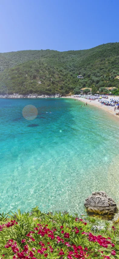 Shutterstock Mikros gialos lefkada